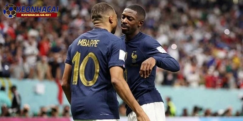 Mbappe ủng hộ Dembele trong cuộc đua giành quả bóng vàng Mbappe ủng hộ Dembele trong cuộc đua giành quả bóng vàng